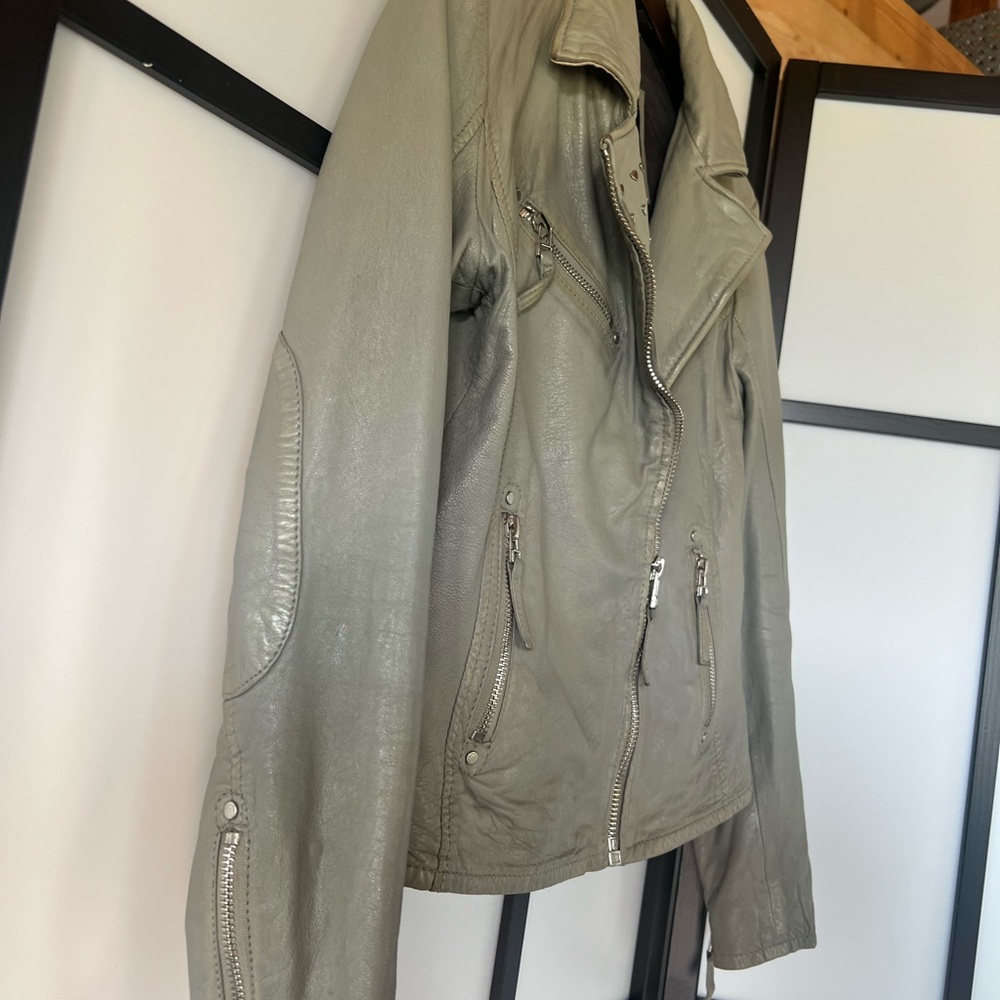 Mauritius Women's Leather Jacket - Beige with Just smile & studded hearts - Picture 5 of 13